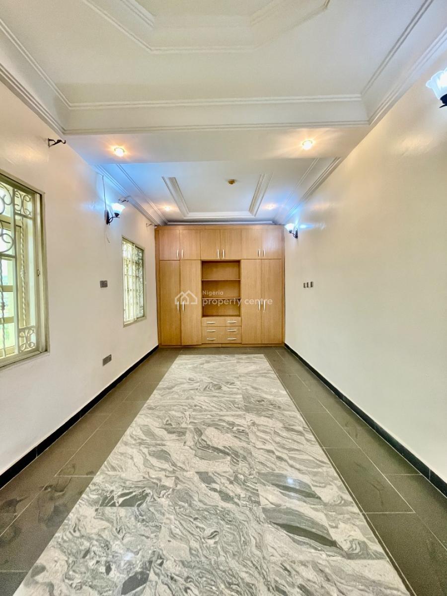 Luxurious Five (5) Bedroom with Bq, Jahi, Abuja, Terraced Duplex for Rent