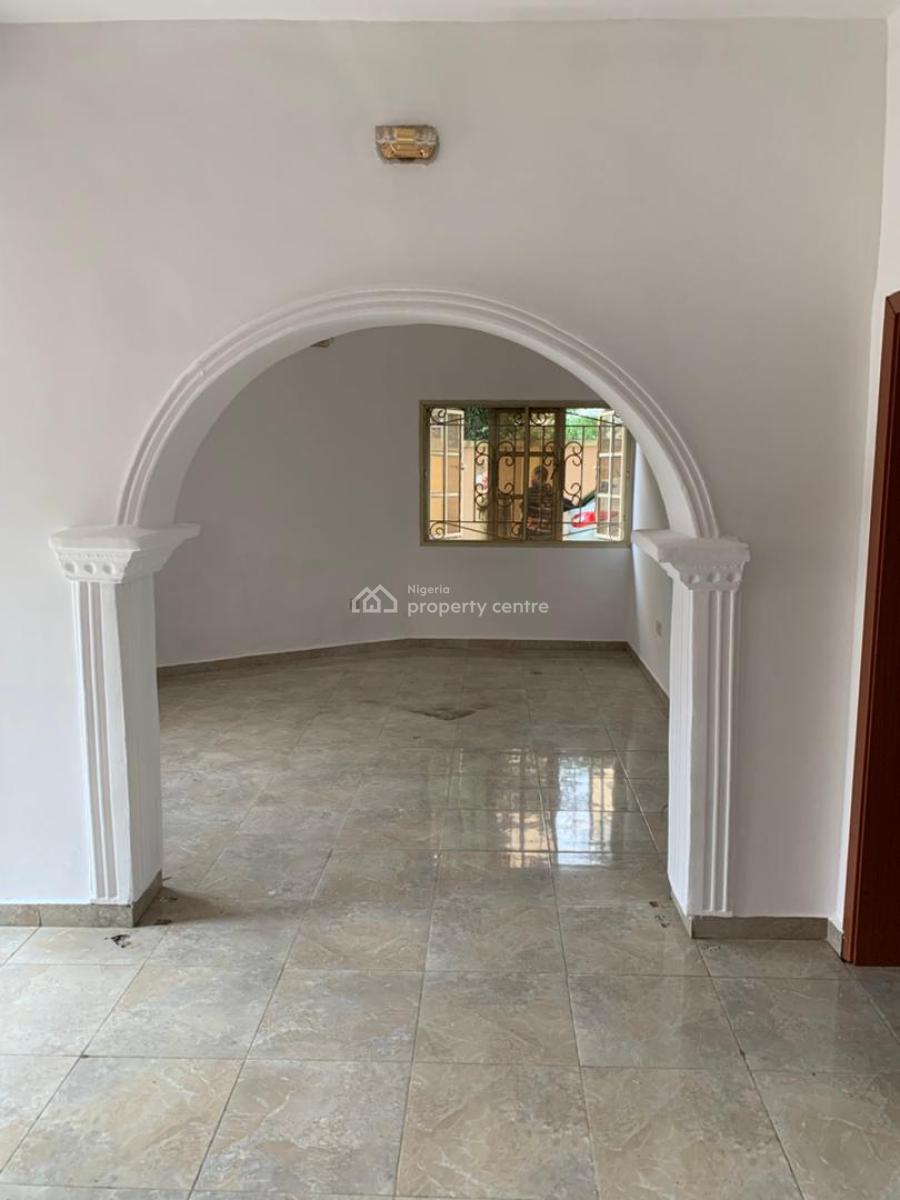 Well Maintained 2-bedroom Apartment, Lekki Phase 1, Lekki, Lagos, Flat / Apartment for Rent
