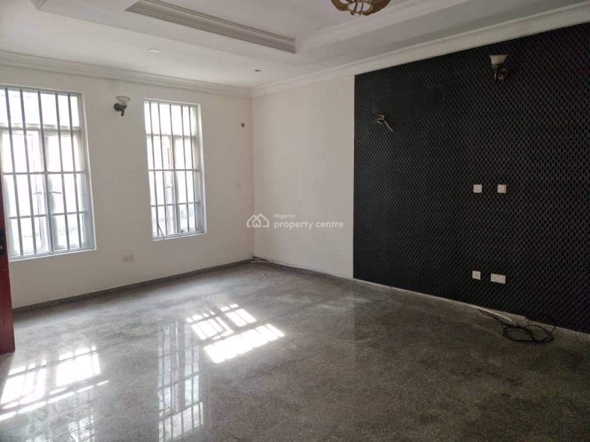 4-bedroom Terrace House, Lekki Phase 1 (house on The Rock Road), Lagos, Lekki, Lagos, Semi-detached Duplex for Rent