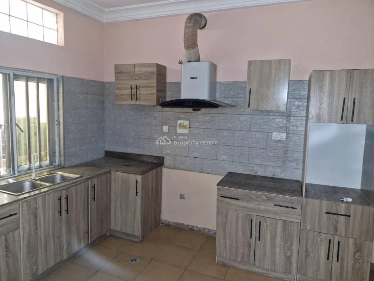 4-bedroom Terrace House, Lekki Phase 1 (house on The Rock Road), Lagos, Lekki, Lagos, Semi-detached Duplex for Rent
