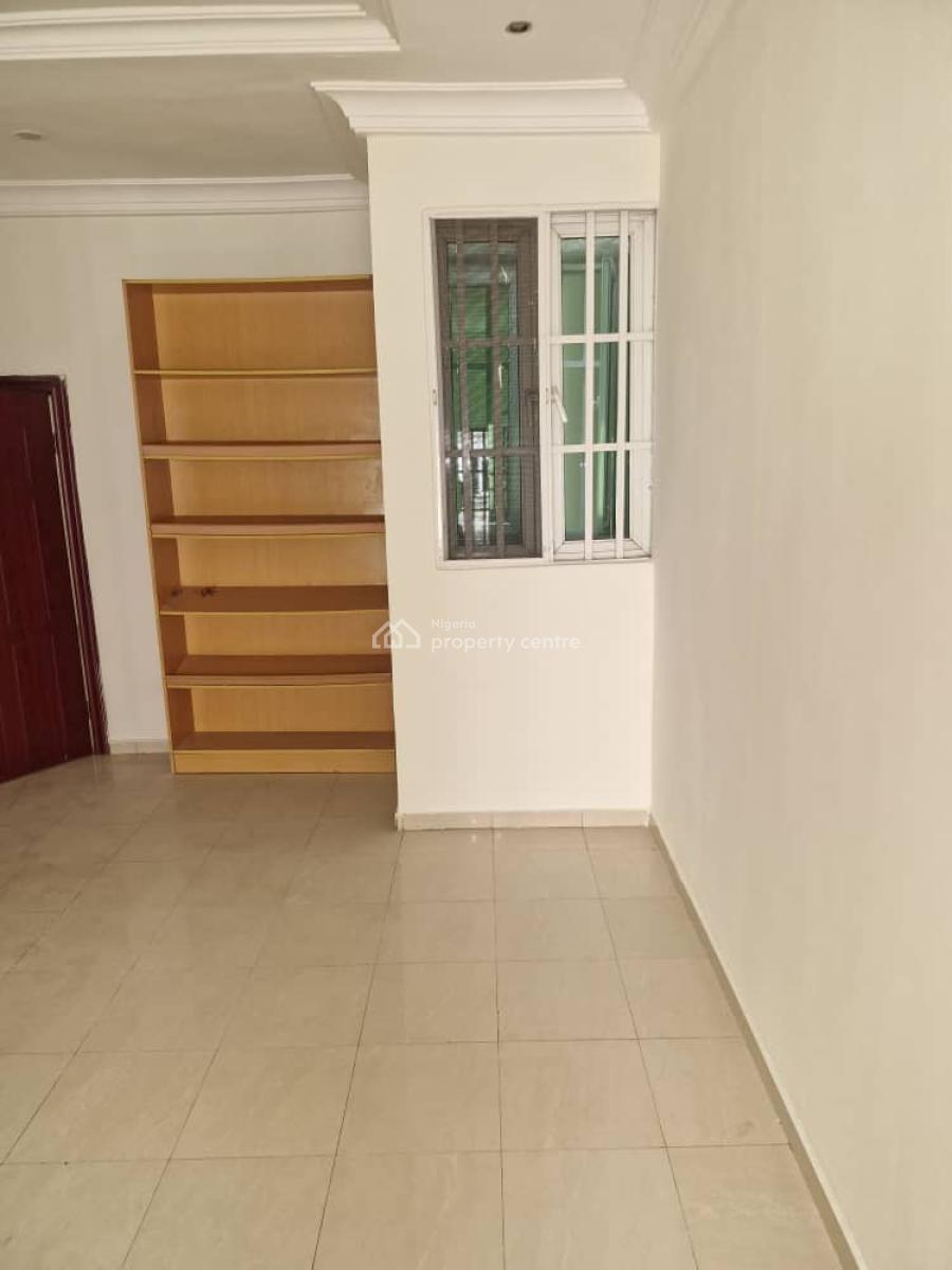 4-bedroom Terrace House, Lekki Phase 1 (house on The Rock Road), Lagos, Lekki, Lagos, Semi-detached Duplex for Rent