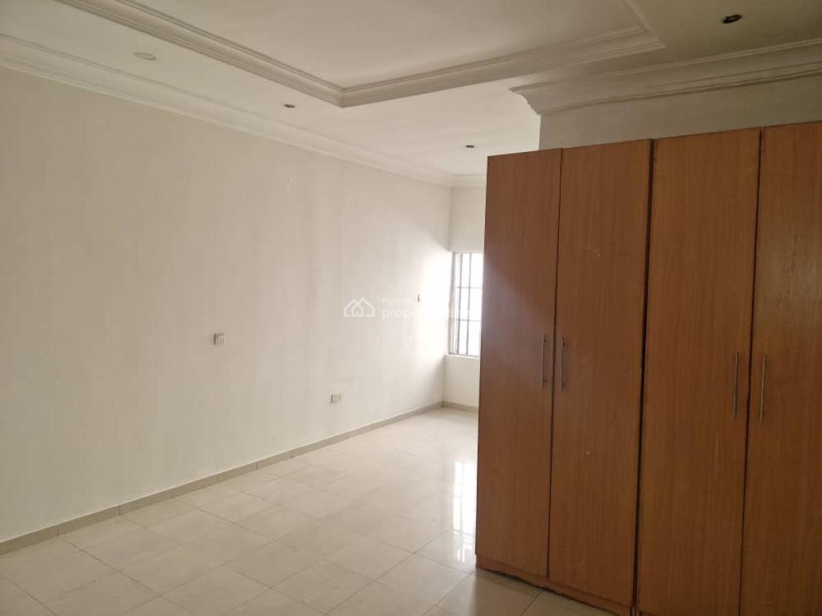 4-bedroom Terrace House, Lekki Phase 1 (house on The Rock Road), Lagos, Lekki, Lagos, Semi-detached Duplex for Rent
