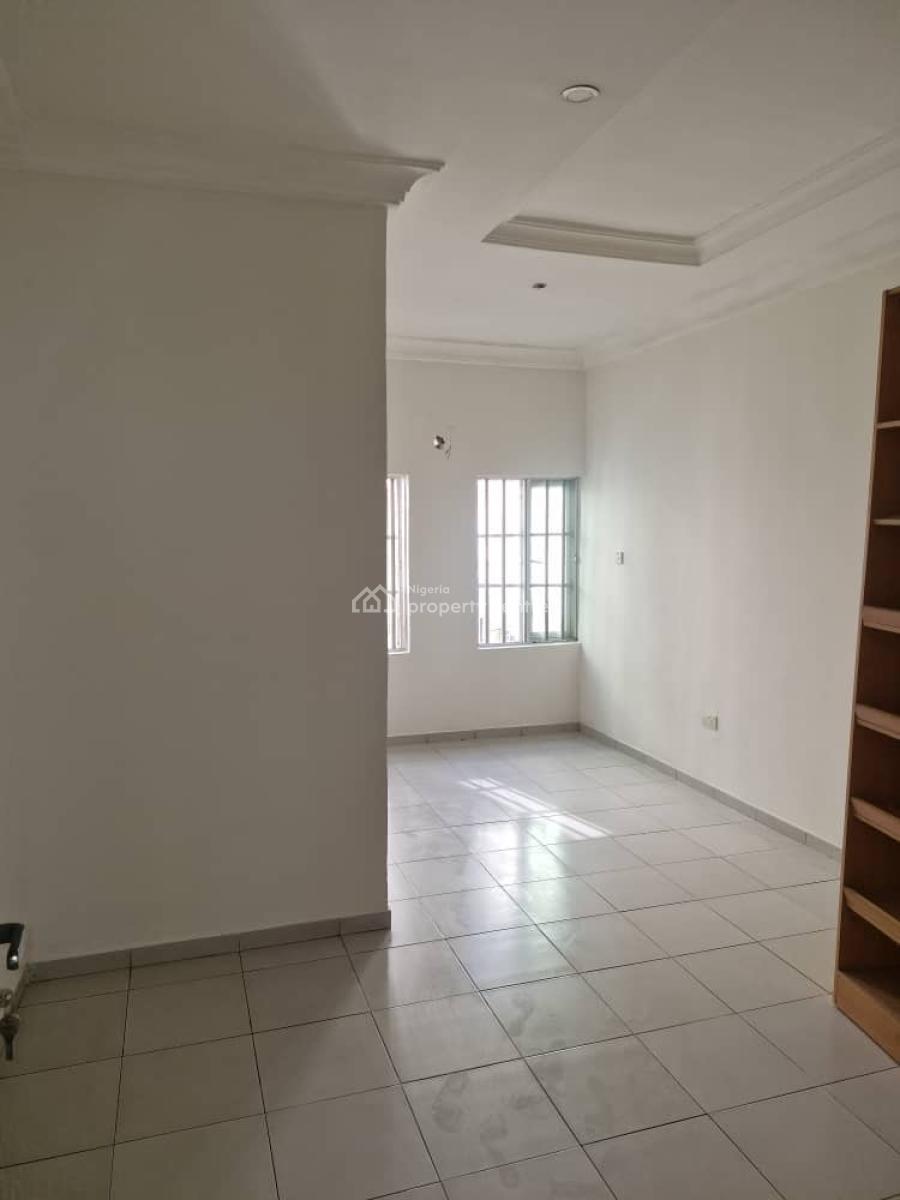 4-bedroom Terrace House, Lekki Phase 1 (house on The Rock Road), Lagos, Lekki, Lagos, Semi-detached Duplex for Rent