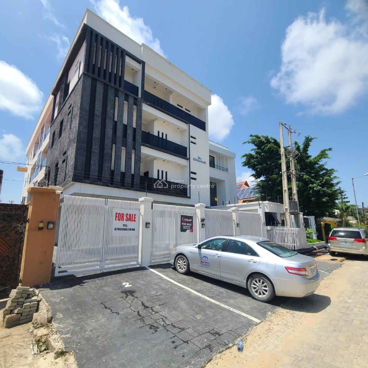 Excellent 3 Bedroom Apartment with a Pool and Bq, Lekki Phase 1, Lekki, Lagos, Flat / Apartment for Sale