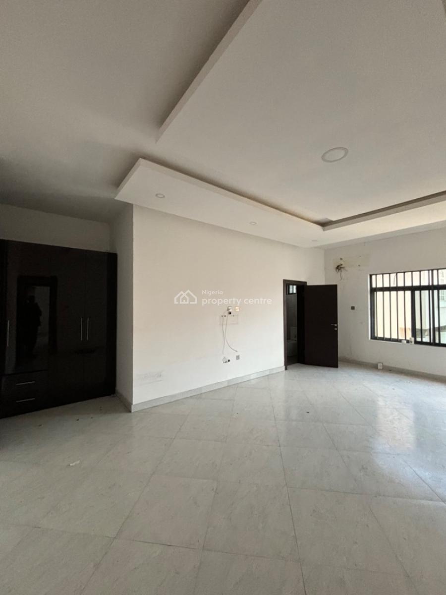 Spacious 3 Bedroom Apartment with Bq and Elevator, Lekki Phase 1, Lekki, Lagos, Flat / Apartment for Rent