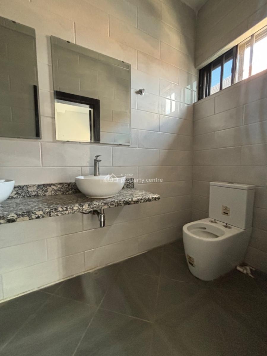 Spacious 3 Bedroom Apartment with Bq and Elevator, Lekki Phase 1, Lekki, Lagos, Flat / Apartment for Rent