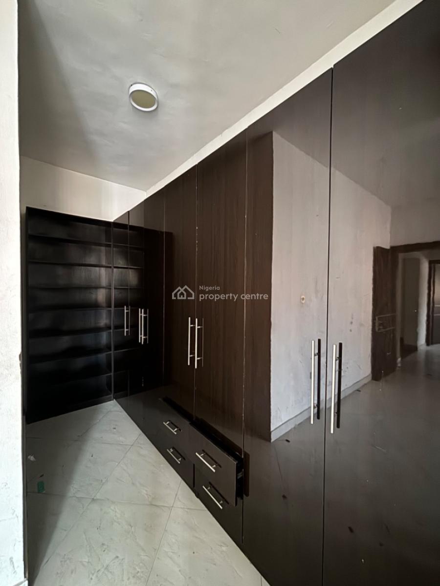 Spacious 3 Bedroom Apartment with Bq and Elevator, Lekki Phase 1, Lekki, Lagos, Flat / Apartment for Rent