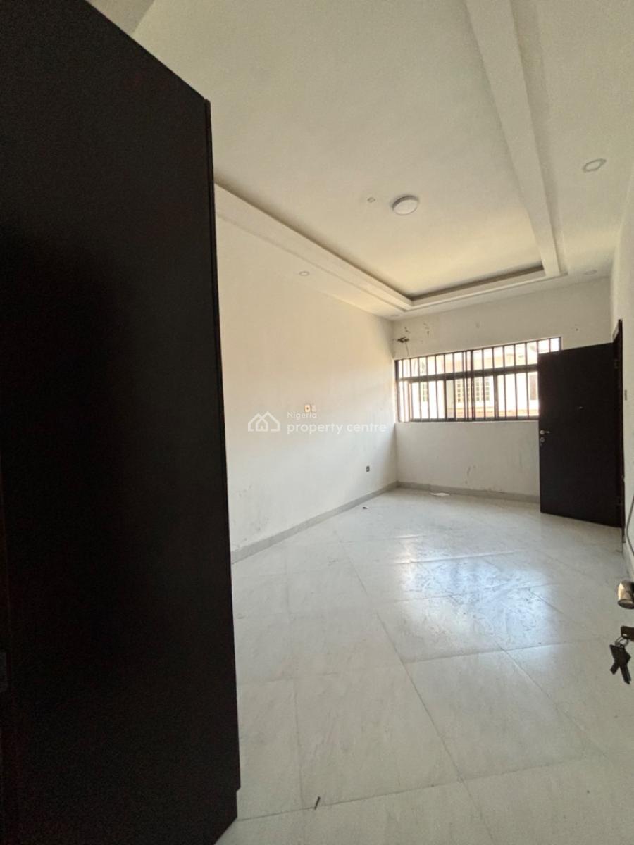 Spacious 3 Bedroom Apartment with Bq and Elevator, Lekki Phase 1, Lekki, Lagos, Flat / Apartment for Rent