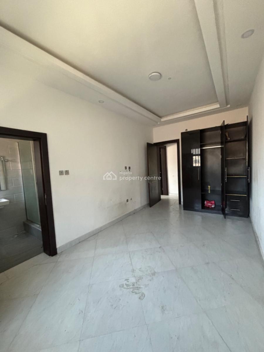 Spacious 3 Bedroom Apartment with Bq and Elevator, Lekki Phase 1, Lekki, Lagos, Flat / Apartment for Rent