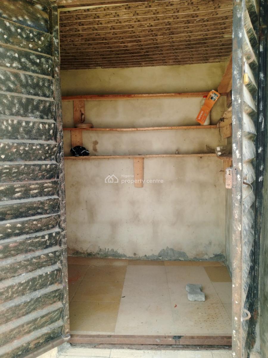 Luxurious Mini Shop  for Phone Charging Or Barbing Salon, Unity Estate Nnpc Bus Stop Ibeju Lekki Lagos, Ibeju Lekki, Lagos, Shop for Rent