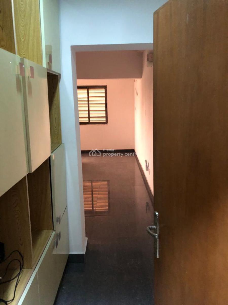 Luxury 4 Bedroom Flat with Bq in a Prime Location, Off Adeola Odeku, Victoria Island (vi), Lagos, Flat / Apartment for Sale