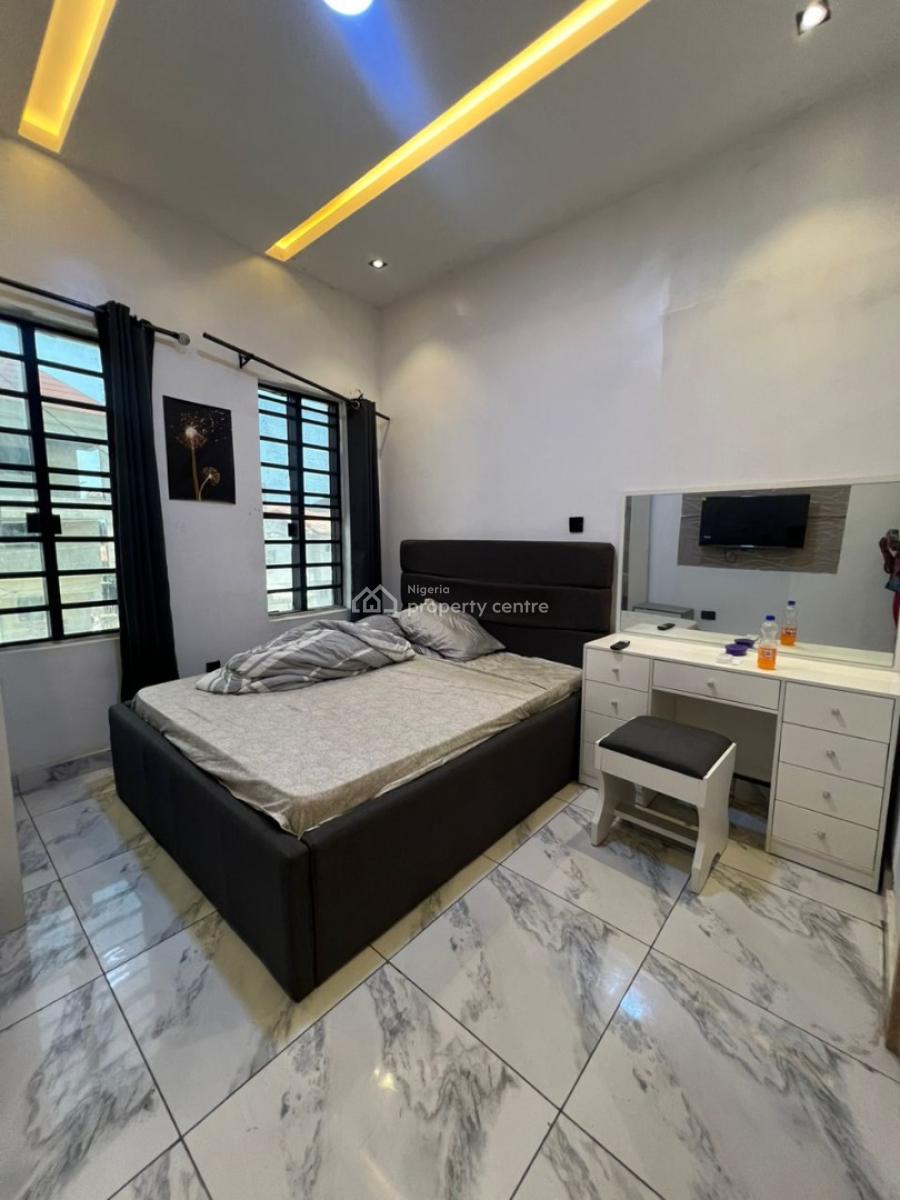 Exclusive 2 Bedroom Apartment with Pool & Gym in a Secure Estate, Ilasan, Lekki, Lagos, Flat / Apartment for Rent