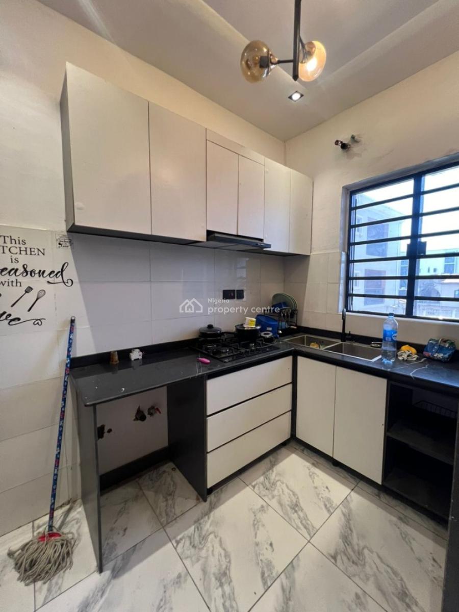 Exclusive 2 Bedroom Apartment with Pool & Gym in a Secure Estate, Ilasan, Lekki, Lagos, Flat / Apartment for Rent