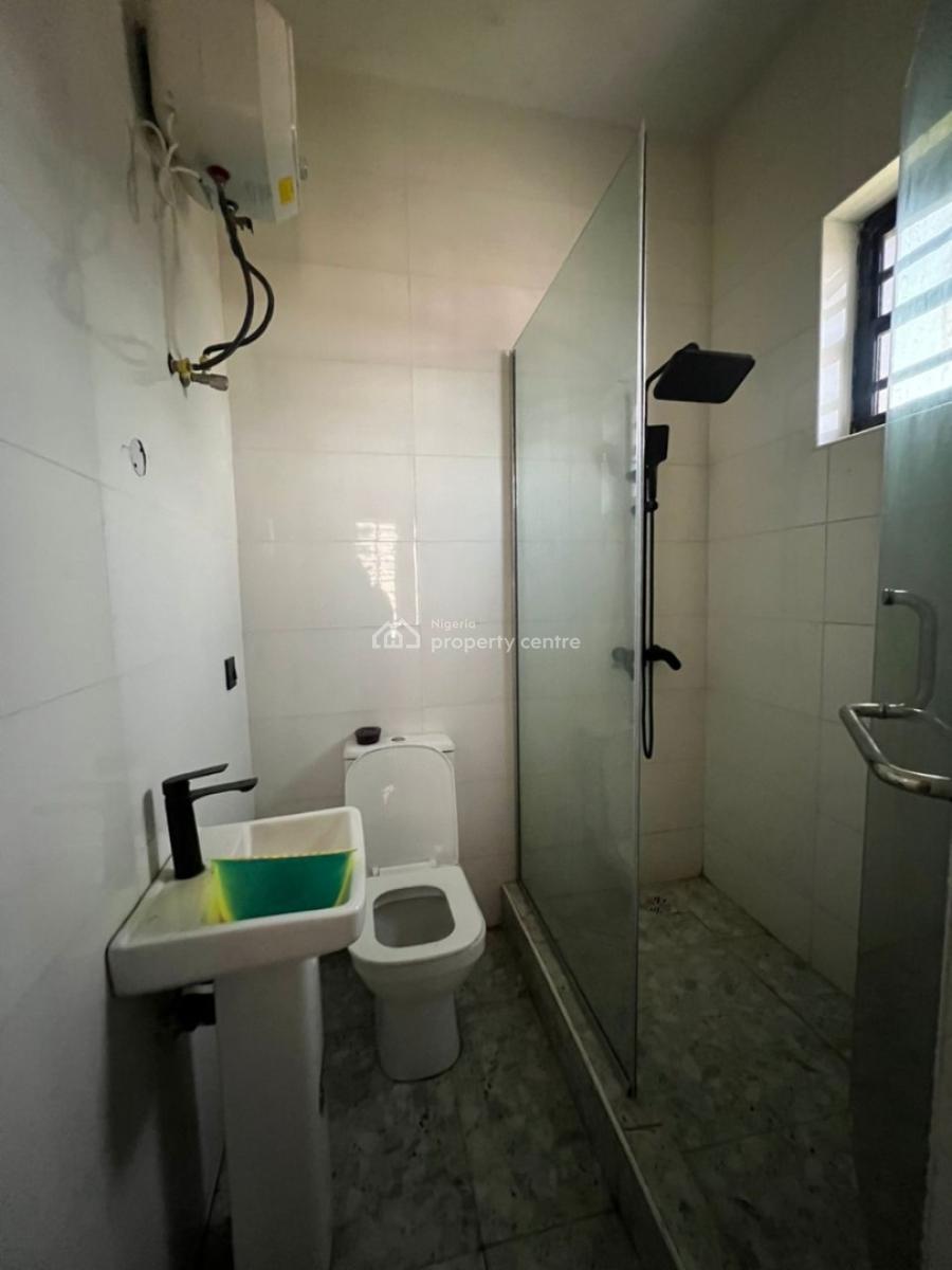 Exclusive 2 Bedroom Apartment with Pool & Gym in a Secure Estate, Ilasan, Lekki, Lagos, Flat / Apartment for Rent