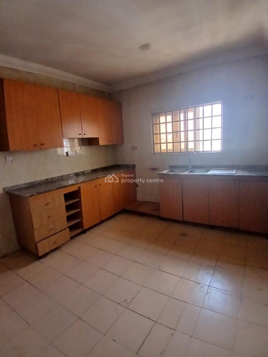 Renovated 3 Bedrooms Apartment, Close to Vio, Mabushi, Abuja, House for Rent