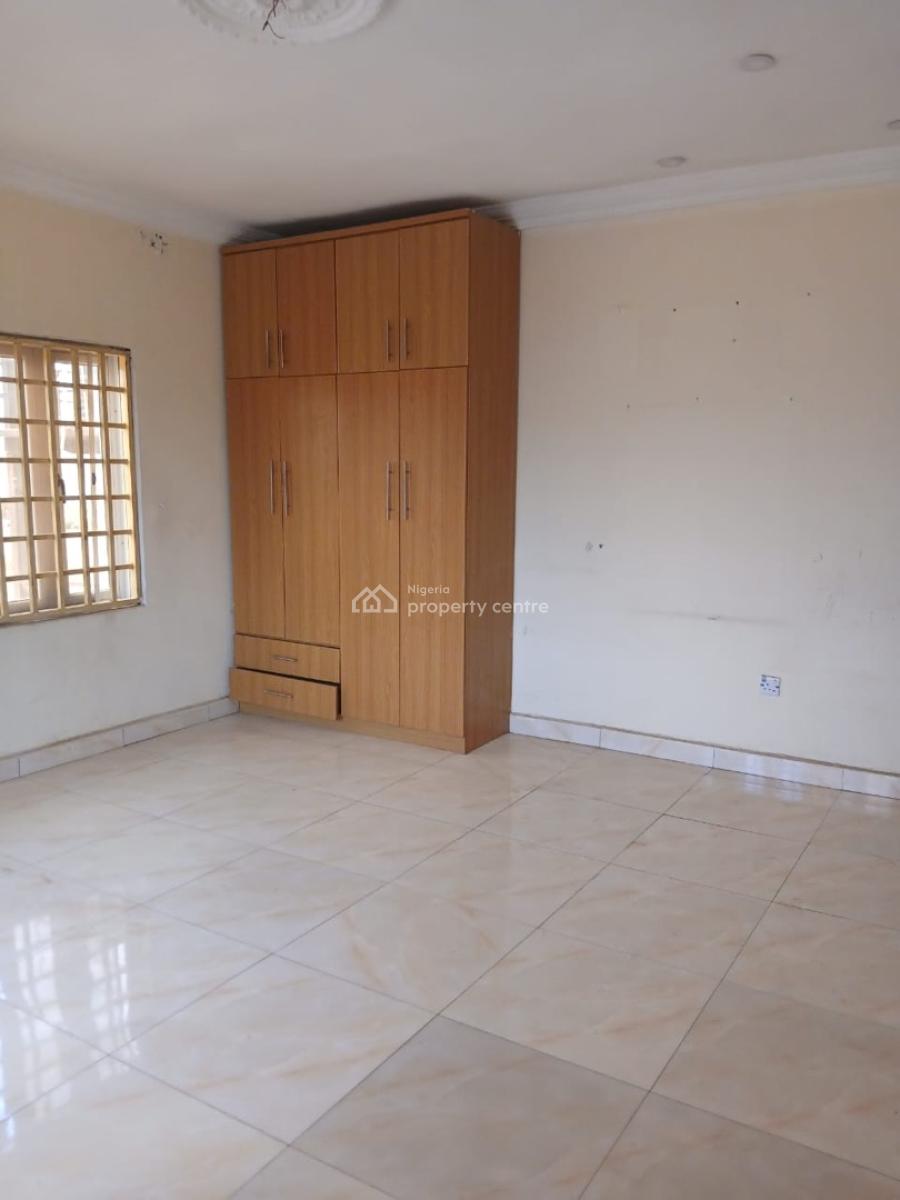 Renovated 3 Bedrooms Apartment, Close to Vio, Mabushi, Abuja, House for Rent