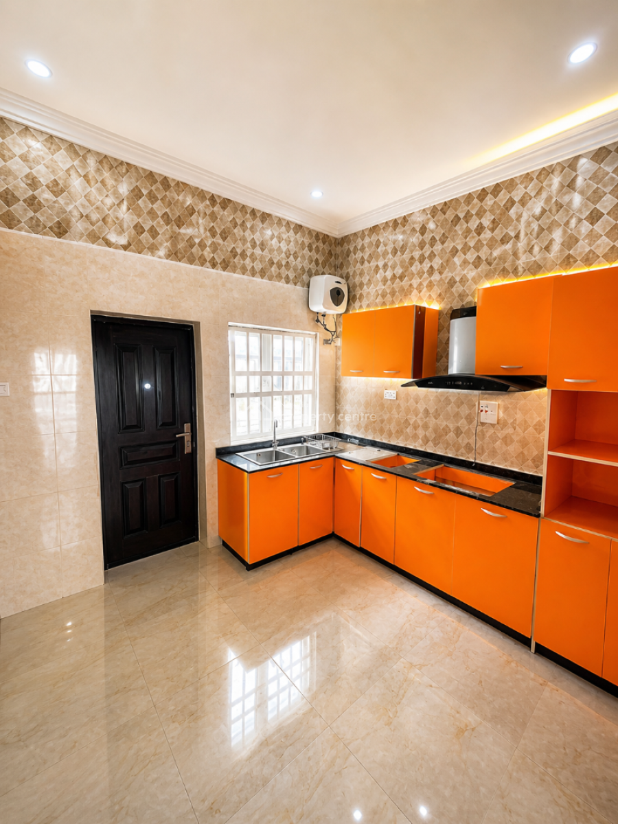 Luxury 3 Bedroom Flat with 24hrs Power Upstairs, Orchid Road, Lekki, Lagos, Flat / Apartment for Rent