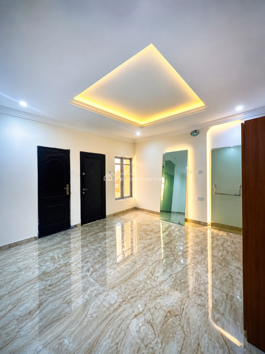 Luxury 3 Bedroom Flat with 24hrs Power Upstairs, Orchid Road, Lekki, Lagos, Flat / Apartment for Rent