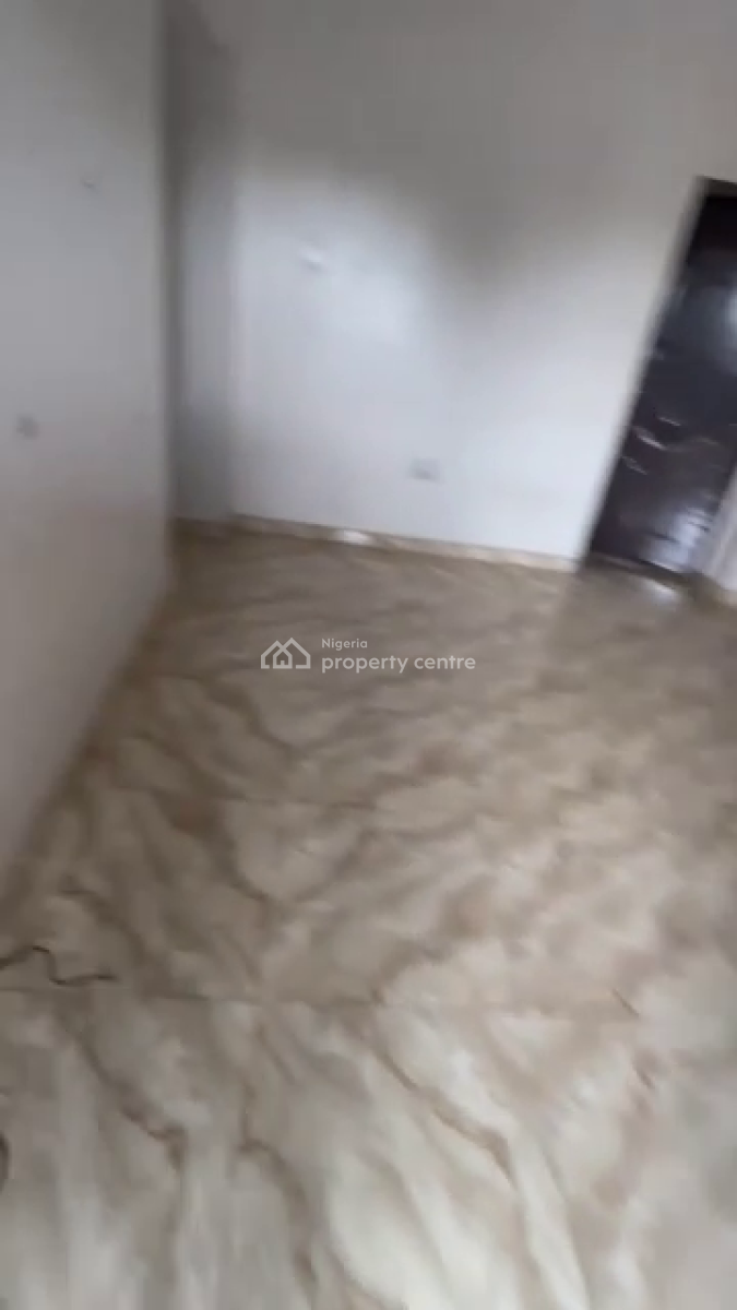 2 Bedrooms Flat, P & T Estate, Ipaja, Lagos, Flat / Apartment for Sale