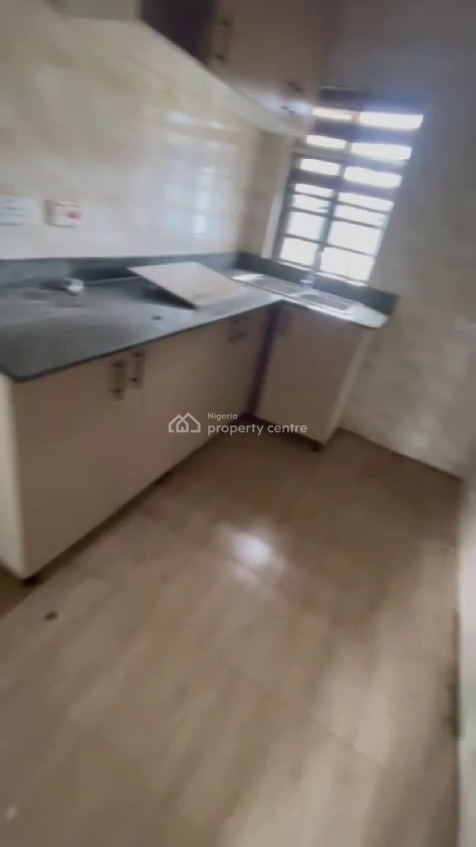 2 Bedrooms Flat, P & T Estate, Ipaja, Lagos, Flat / Apartment for Sale