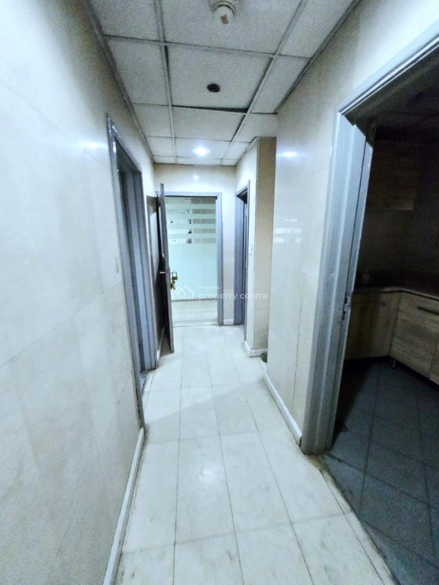 Landmark 15-floor Hotel in Ikoyis, Ikoyi, Lagos, Office Space for Sale