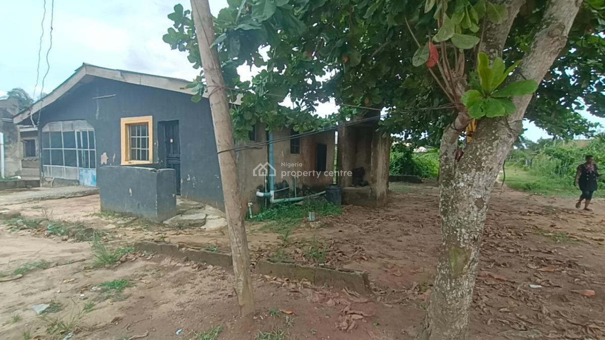 a Completed Bungalow of 2bedroom Flat, Olutoye Street , Agric Ikorodu Lagos, Agric, Ikorodu, Lagos, Detached Bungalow for Sale