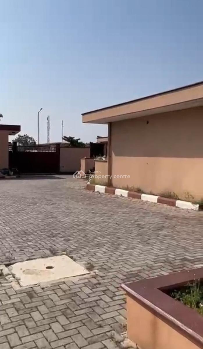 Land Measuring 2,000sqm with Old Structure, Directly Facing Ahmadu Bello Way, Victoria Island (vi), Lagos, Mixed-use Land for Sale