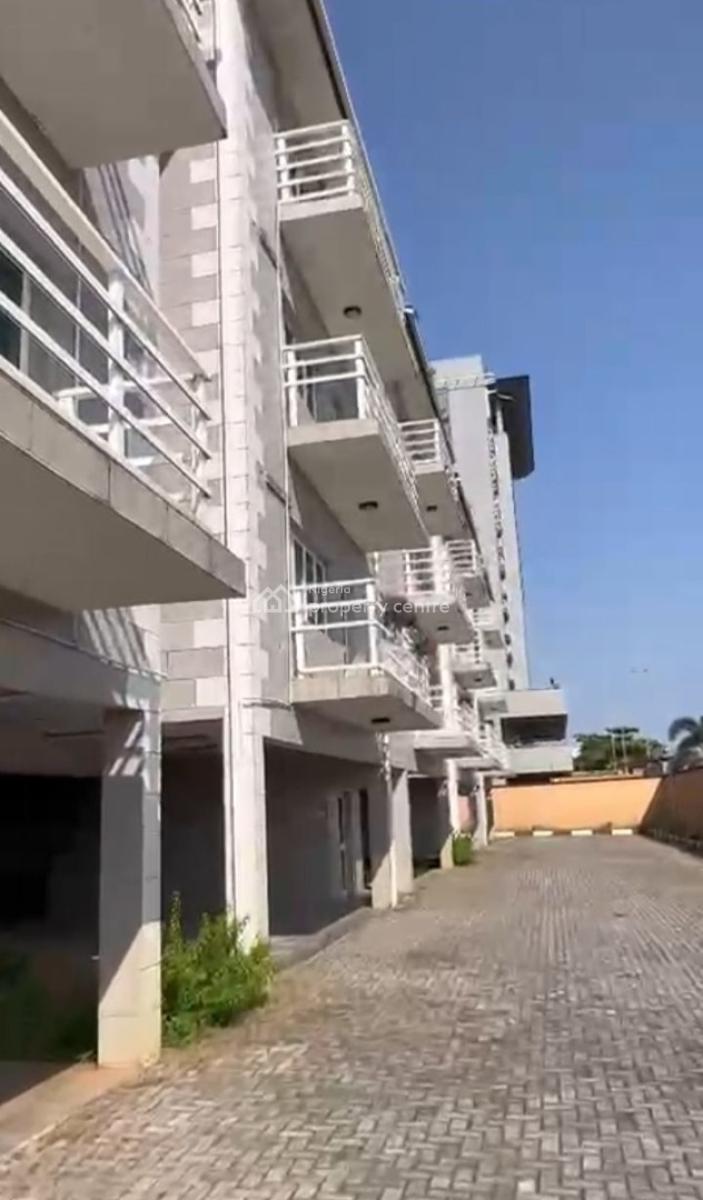 Land Measuring 2,000sqm with Old Structure, Directly Facing Ahmadu Bello Way, Victoria Island (vi), Lagos, Mixed-use Land for Sale