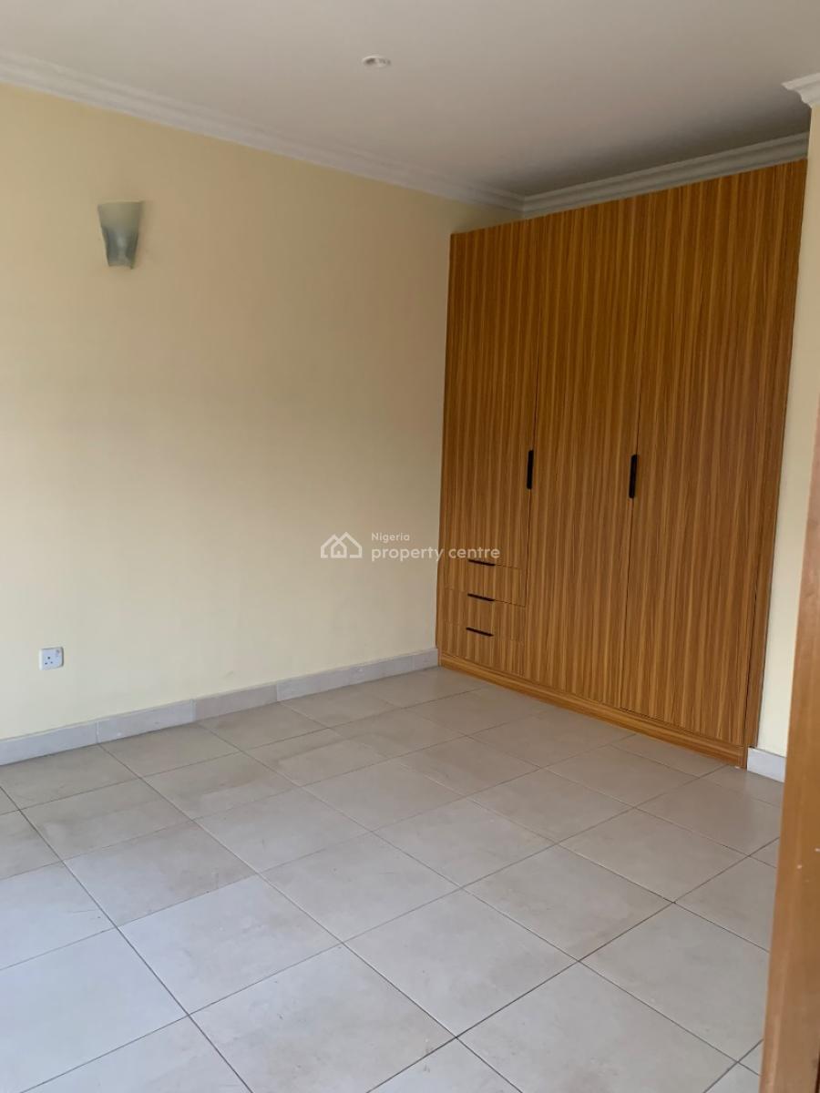 Luxurious 3 Bedroom Penthouse Apartment with Massive Kitchen, Lekki Phase 1, Lekki, Lagos, Flat / Apartment for Rent