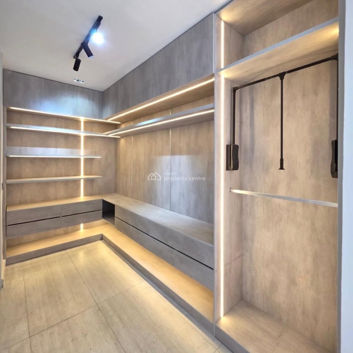 2 Bedroom Penthouse, Lekki Phase 1, Lekki, Lagos, Flat / Apartment for Sale