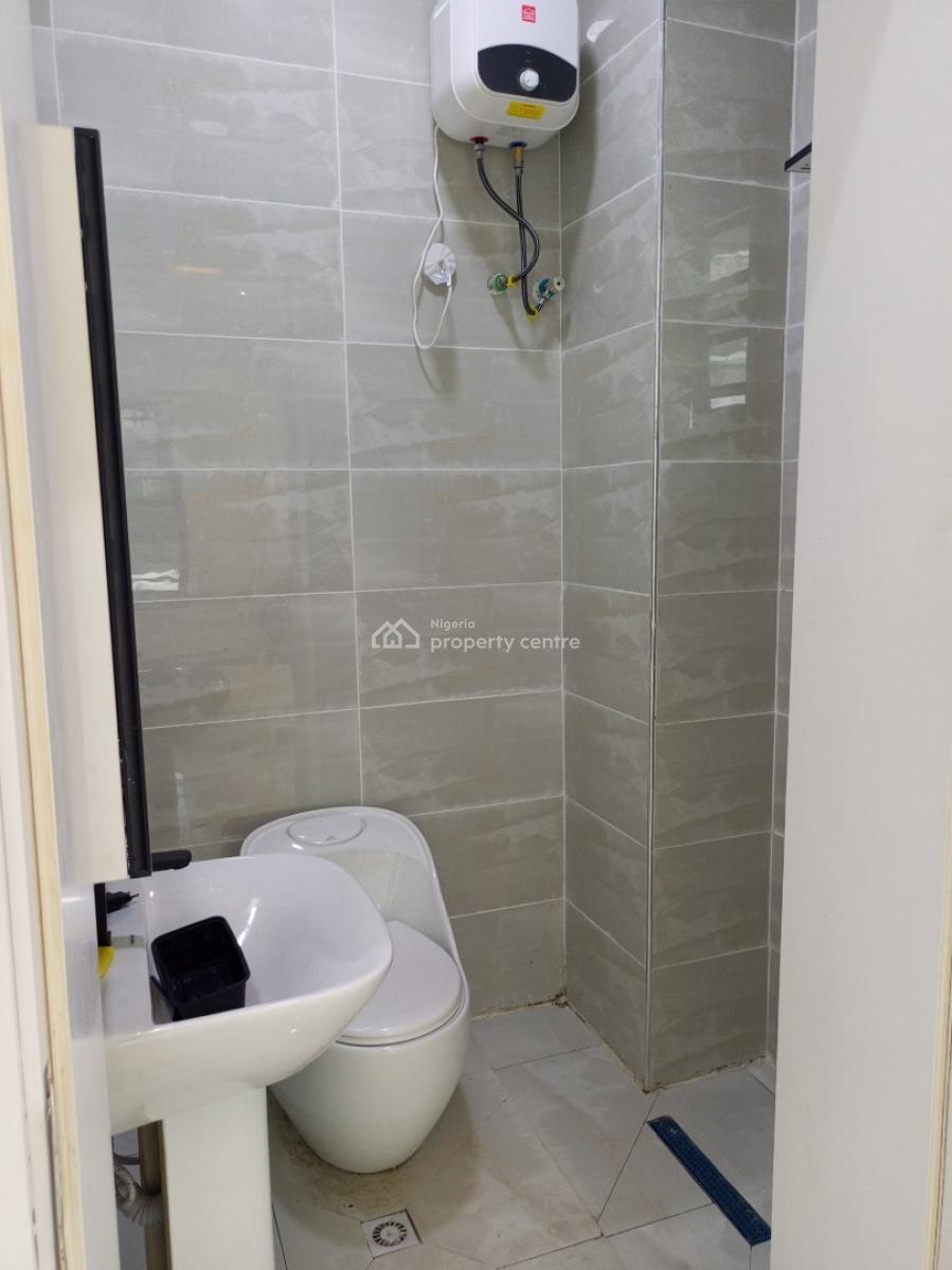New Luxury 3bedroom with 24/7 Light 5acs Washing Machine Secured Estat, Access Coded Estate, Lekki Phase 1, Lekki, Lagos, Flat / Apartment for Rent