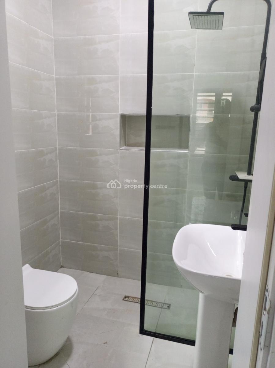 New Luxury 3bedroom with 24/7 Light 5acs Washing Machine Secured Estat, Access Coded Estate, Lekki Phase 1, Lekki, Lagos, Flat / Apartment for Rent