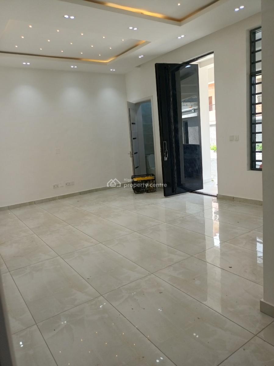 New Luxury 3bedroom with 24/7 Light 5acs Washing Machine Secured Estat, Access Coded Estate, Lekki Phase 1, Lekki, Lagos, Flat / Apartment for Rent