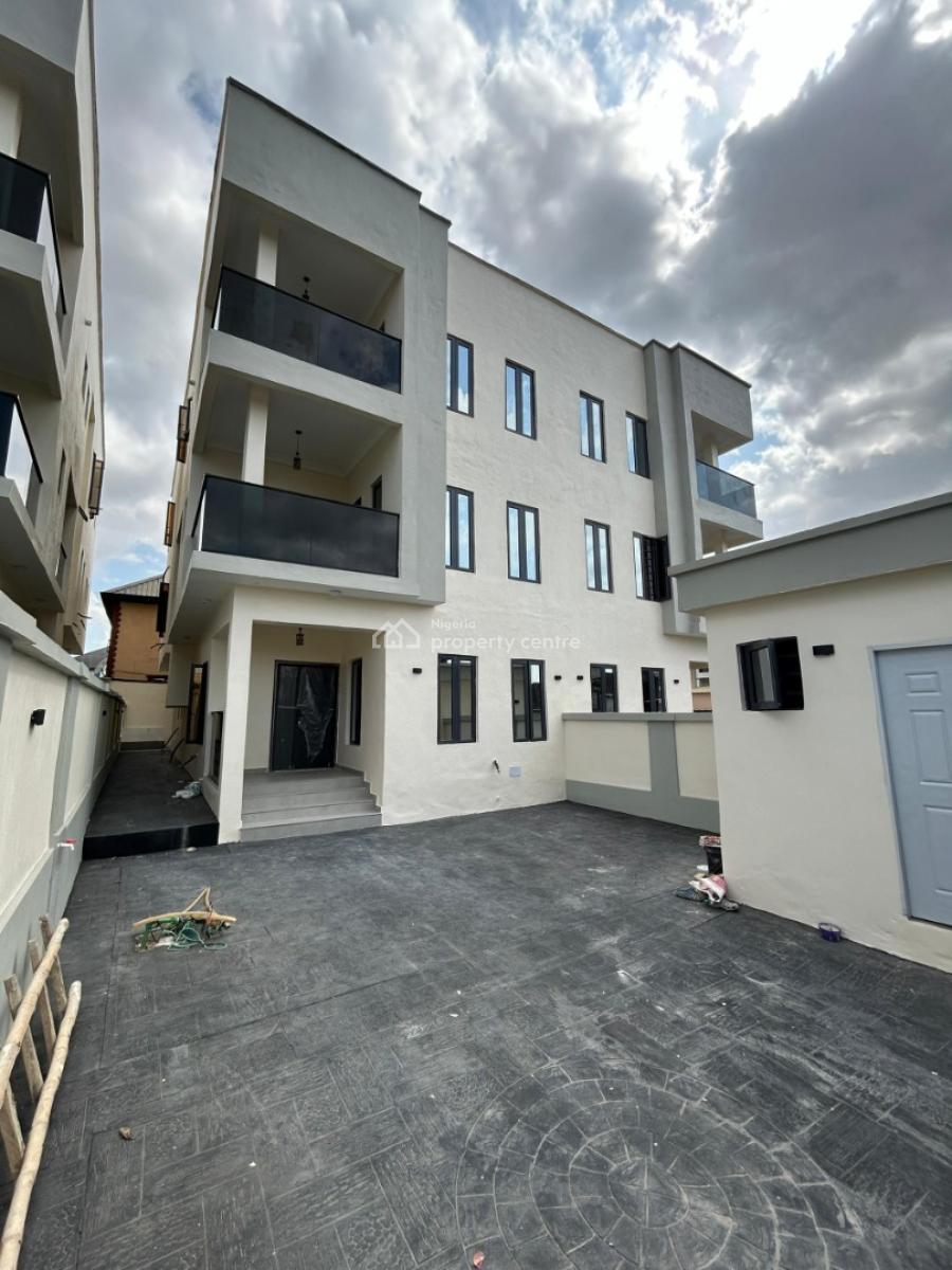 Distress 5 Bedroom Semi Detached, Harmony, Gra Phase 1, Magodo, Lagos, Semi-detached Duplex for Sale