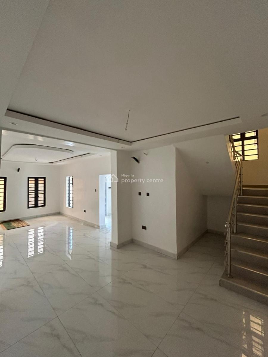 Distress 5 Bedroom Semi Detached, Harmony, Gra Phase 1, Magodo, Lagos, Semi-detached Duplex for Sale
