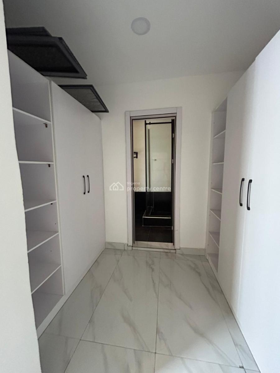 Distress 5 Bedroom Semi Detached, Harmony, Gra Phase 1, Magodo, Lagos, Semi-detached Duplex for Sale
