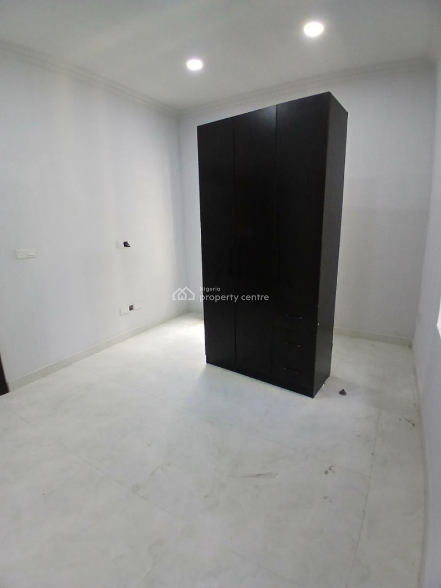 Well-furnished and Serviced with 24/7 Power Supply 2 Bedroom En-suite Apartment, Ikate, Lekki, Lagos, Flat / Apartment for Rent