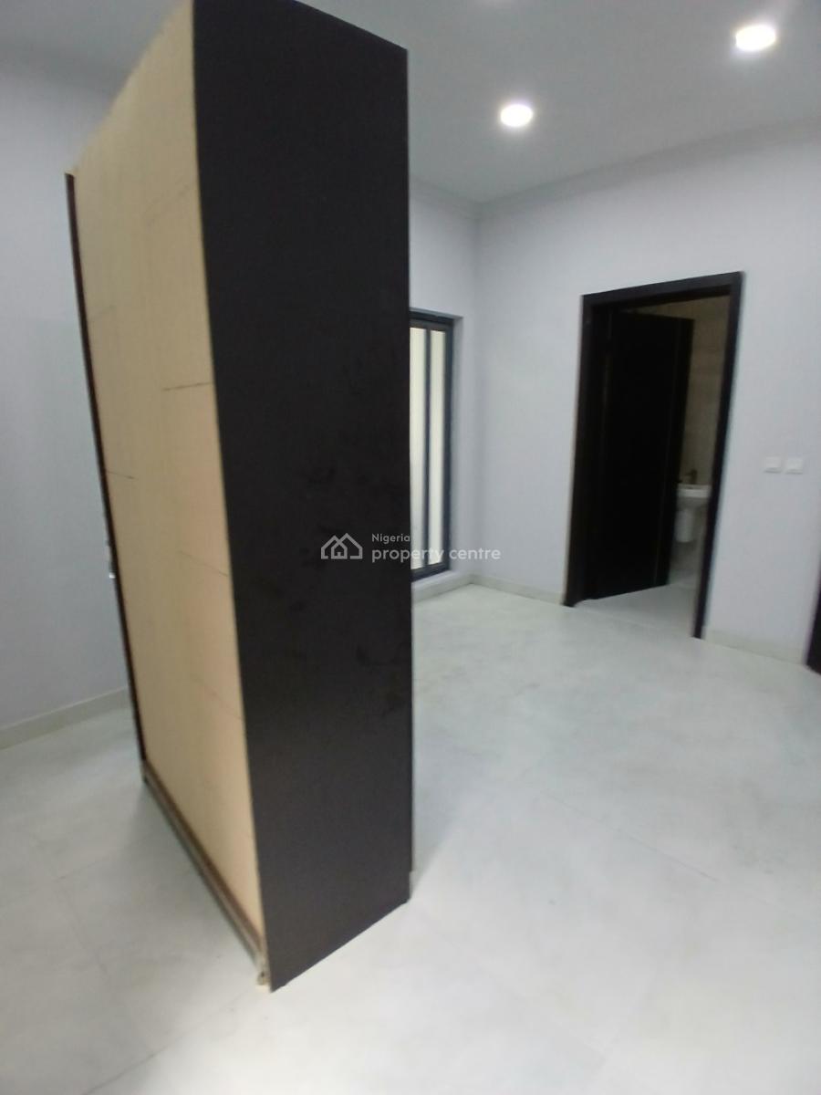 Well-furnished and Serviced with 24/7 Power Supply 2 Bedroom En-suite Apartment, Ikate, Lekki, Lagos, Flat / Apartment for Rent