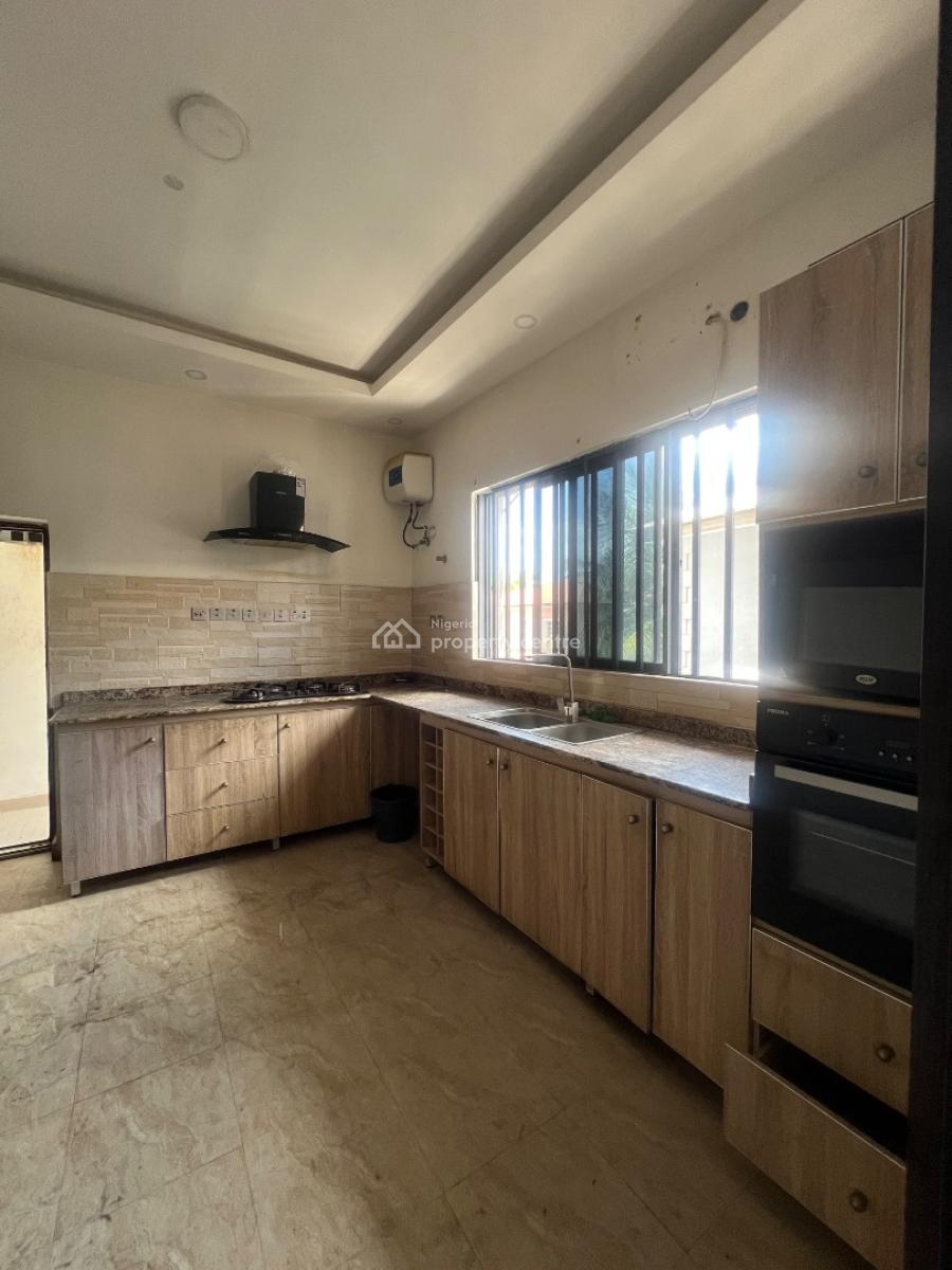 3 Bedroom Apartment with Bq, Off Admiralty Way, Lekki Phase 1, Lekki, Lagos, Flat / Apartment for Rent