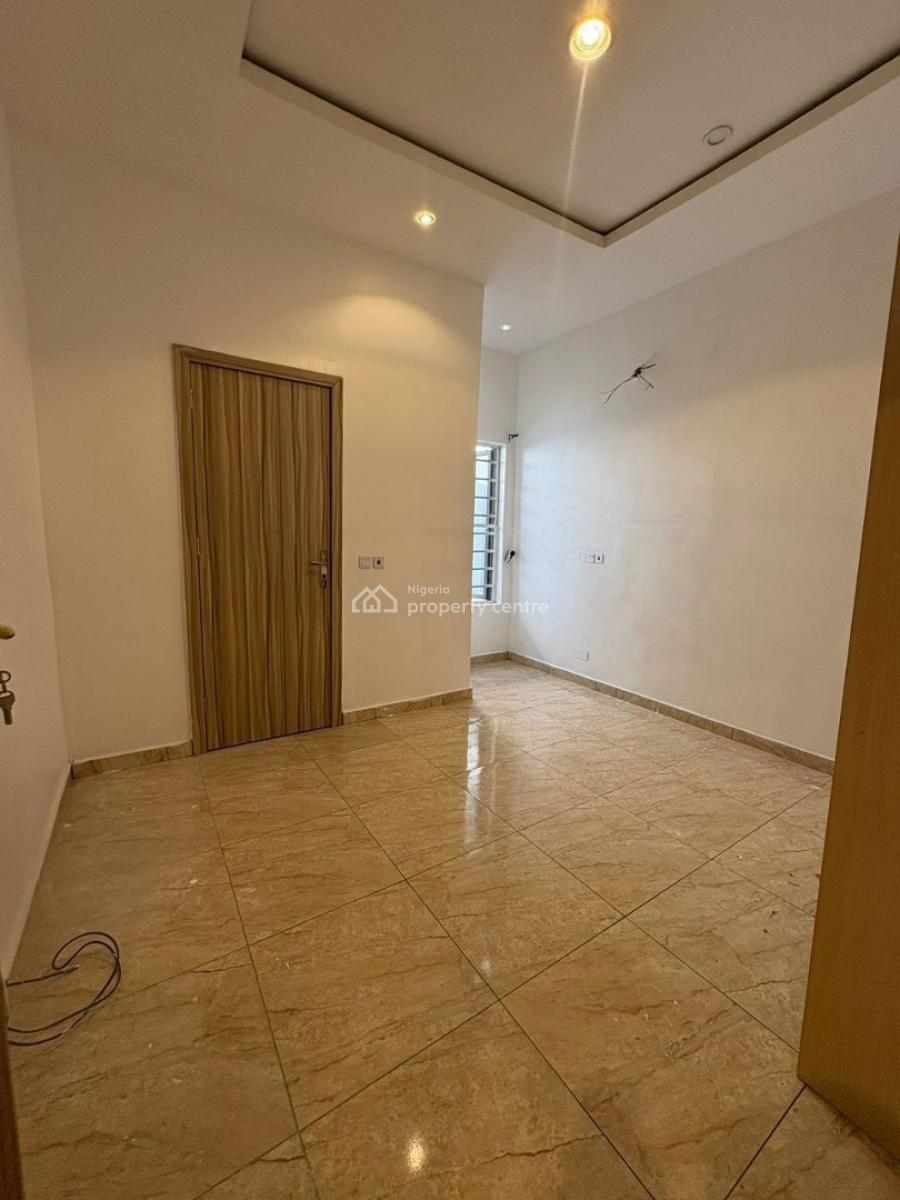 Single Room Upstairs Comes with Personal Prepaid Meter, Royal Pine Estate Orchid Road, Lekki, Lagos, Self Contain (single Rooms) for Rent