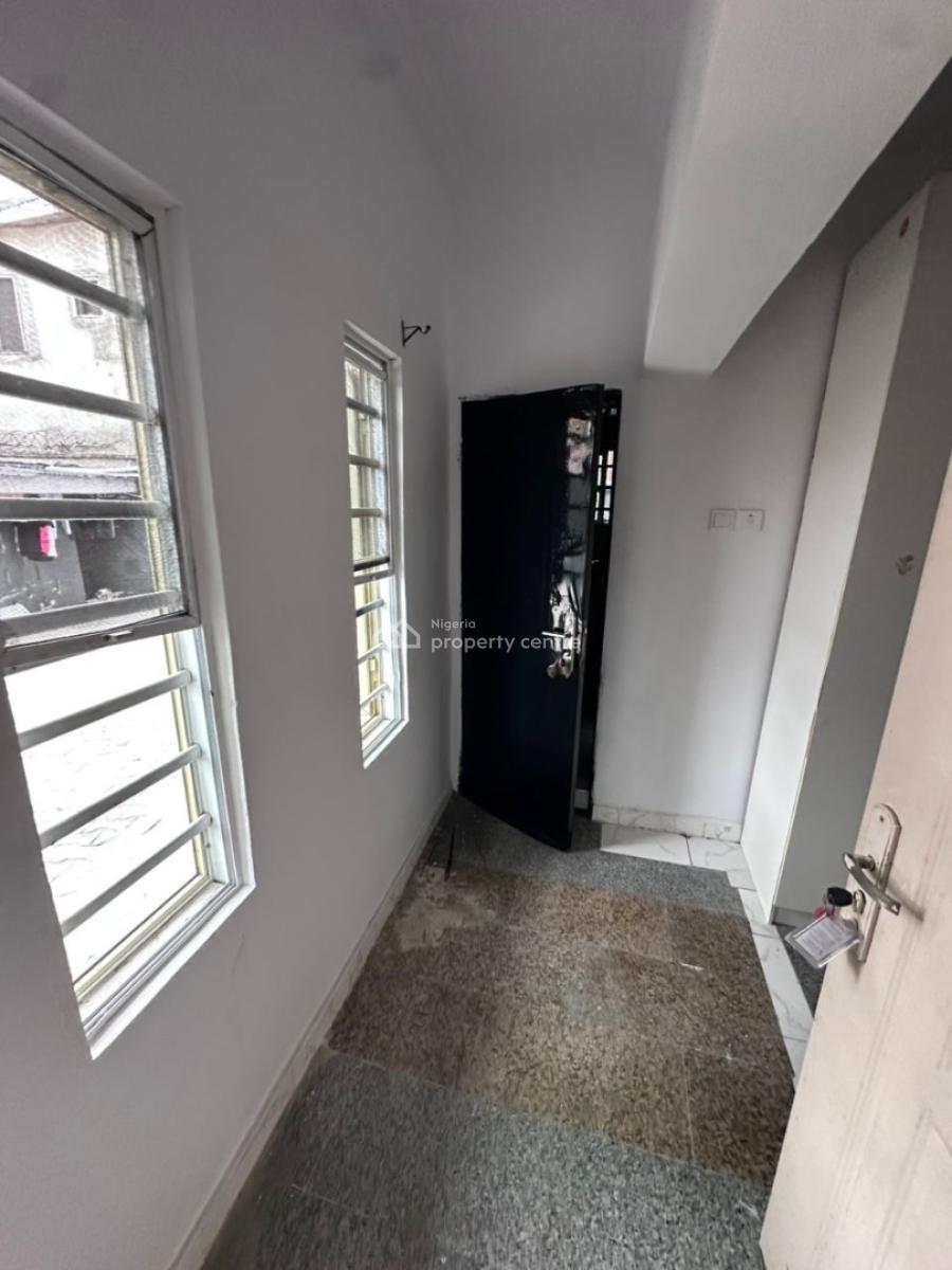 Well Maintained 2 Bedroom Apartment, Igbo Efon, Lekki, Lagos, Flat / Apartment for Rent