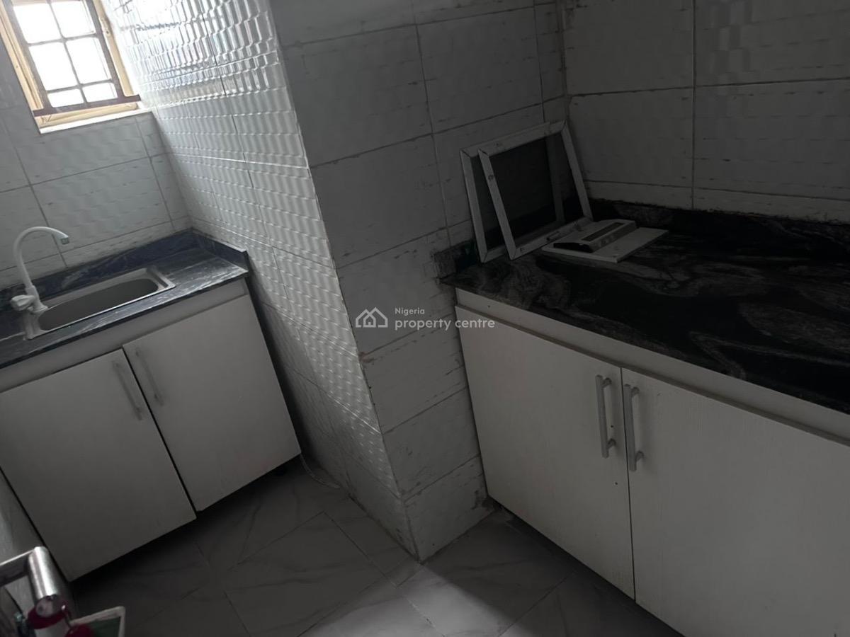 Well Maintained 2 Bedroom Apartment, Igbo Efon, Lekki, Lagos, Flat / Apartment for Rent
