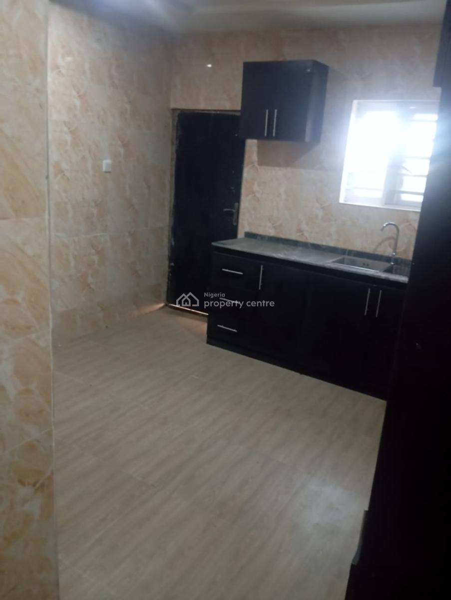Luxury 3 Bedroom Flat with 24 Hours Light, After Futa North Gate, Akure, Ondo, Flat / Apartment for Rent