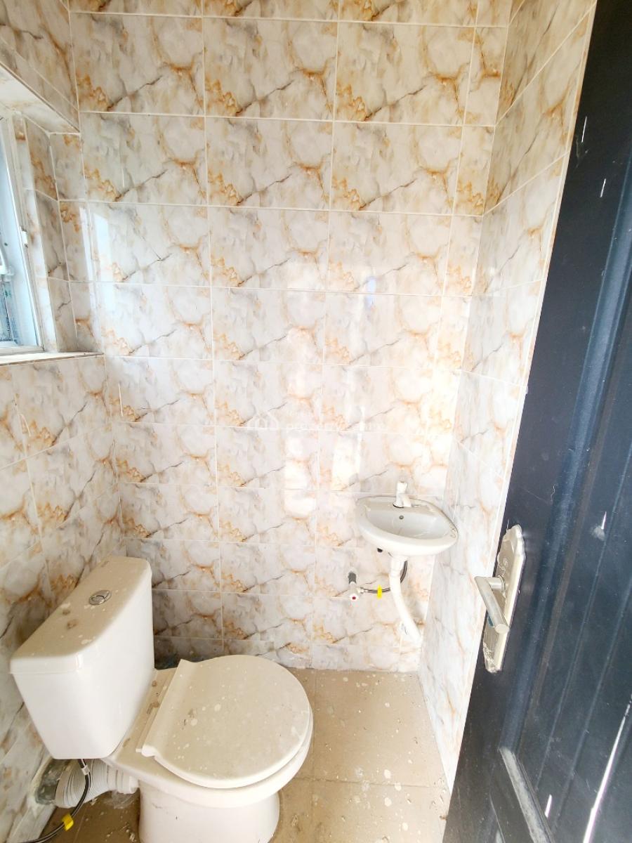 Brand New 3 Bedroom Flat Upstairs, Housing Estate, World Bank, Owerri Municipal, Imo, Flat / Apartment for Rent