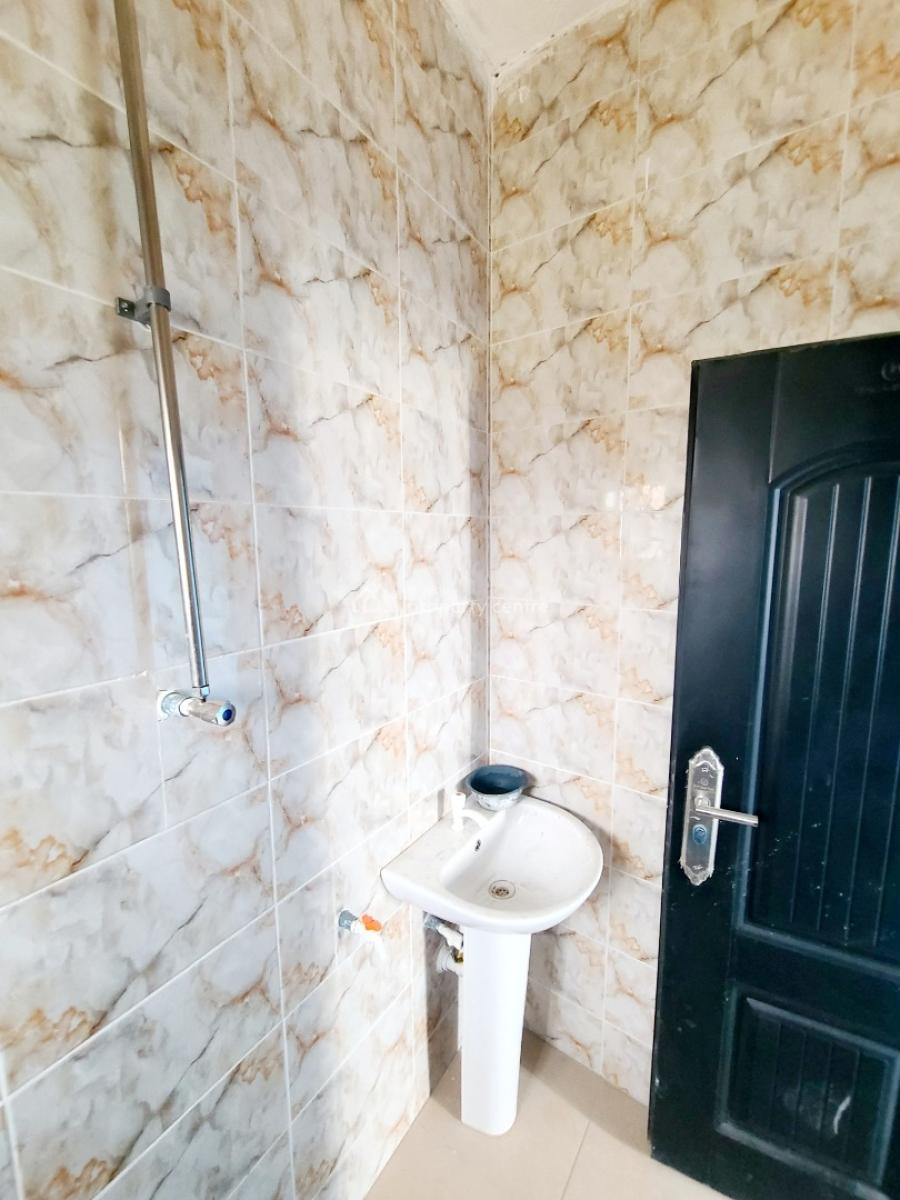 Brand New 3 Bedroom Flat Upstairs, Housing Estate, World Bank, Owerri Municipal, Imo, Flat / Apartment for Rent