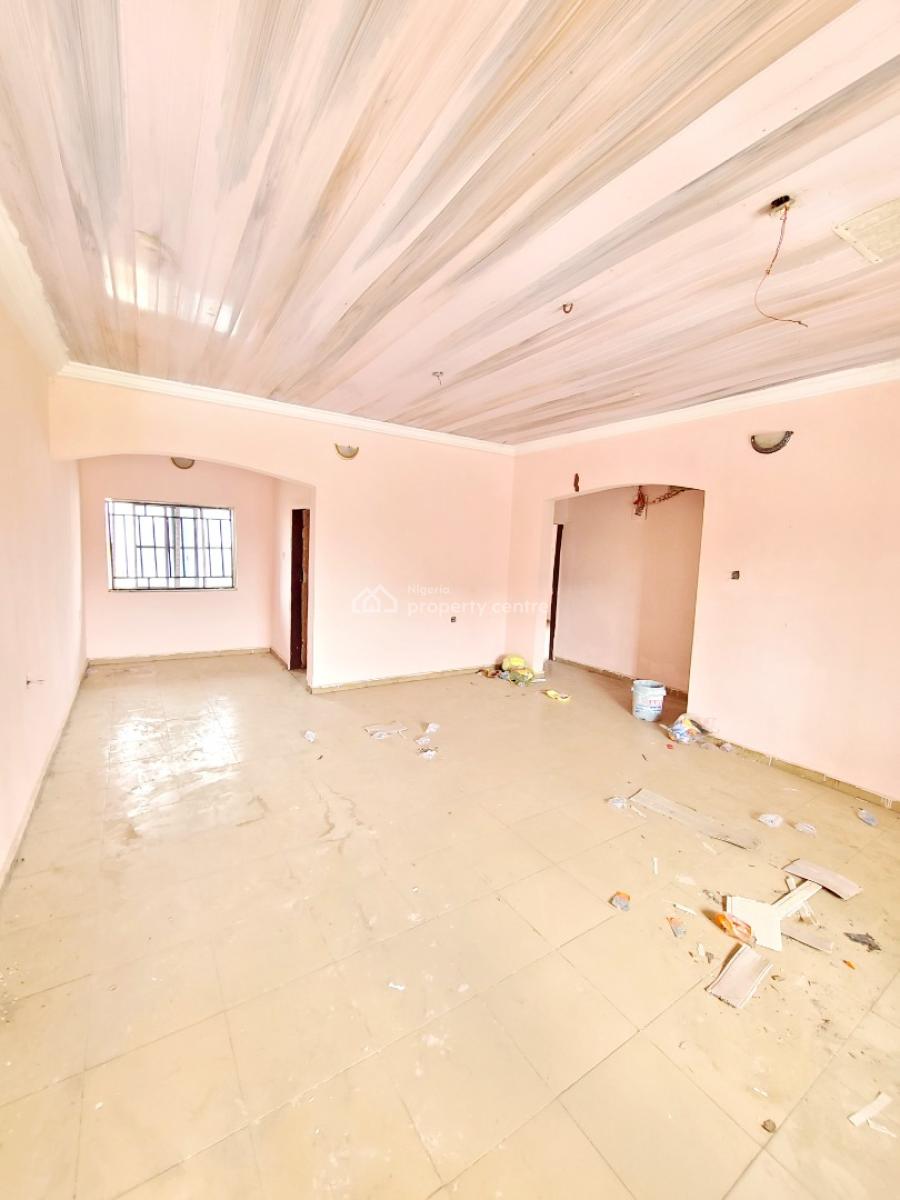 Spacious 2 Bedroom Flat Upstairs, Housing Estate, World Bank, Owerri Municipal, Imo, Flat / Apartment for Rent