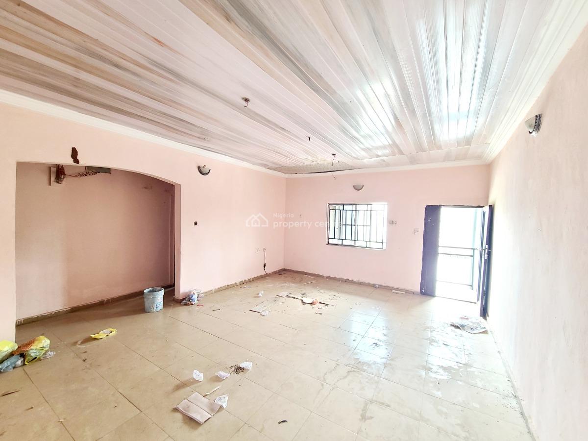 Spacious 2 Bedroom Flat Upstairs, Housing Estate, World Bank, Owerri Municipal, Imo, Flat / Apartment for Rent