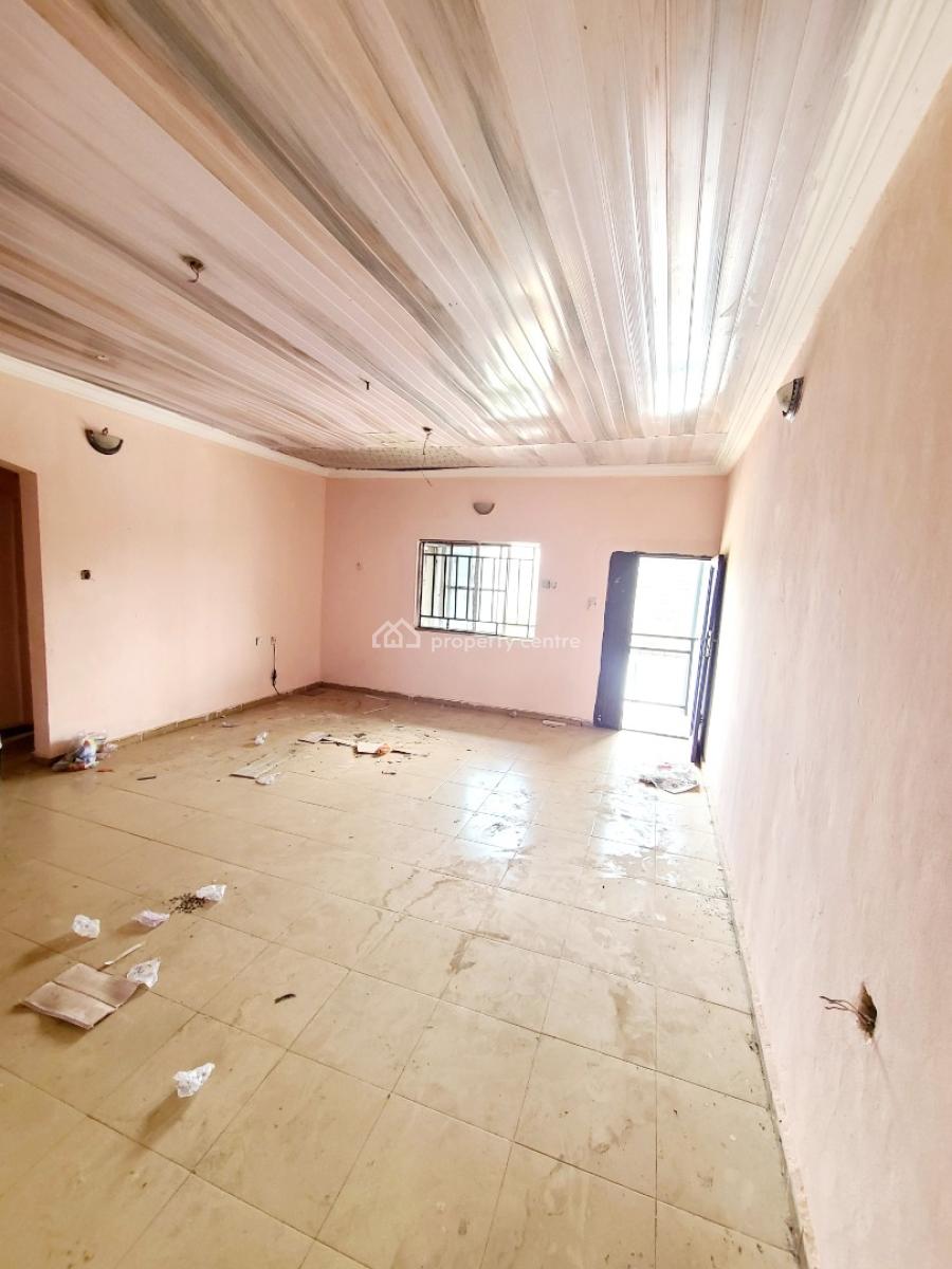 Spacious 2 Bedroom Flat Upstairs, Housing Estate, World Bank, Owerri Municipal, Imo, Flat / Apartment for Rent
