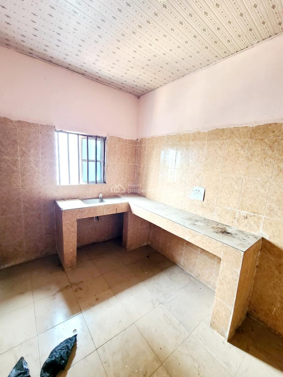 Spacious 2 Bedroom Flat Upstairs, Housing Estate, World Bank, Owerri Municipal, Imo, Flat / Apartment for Rent