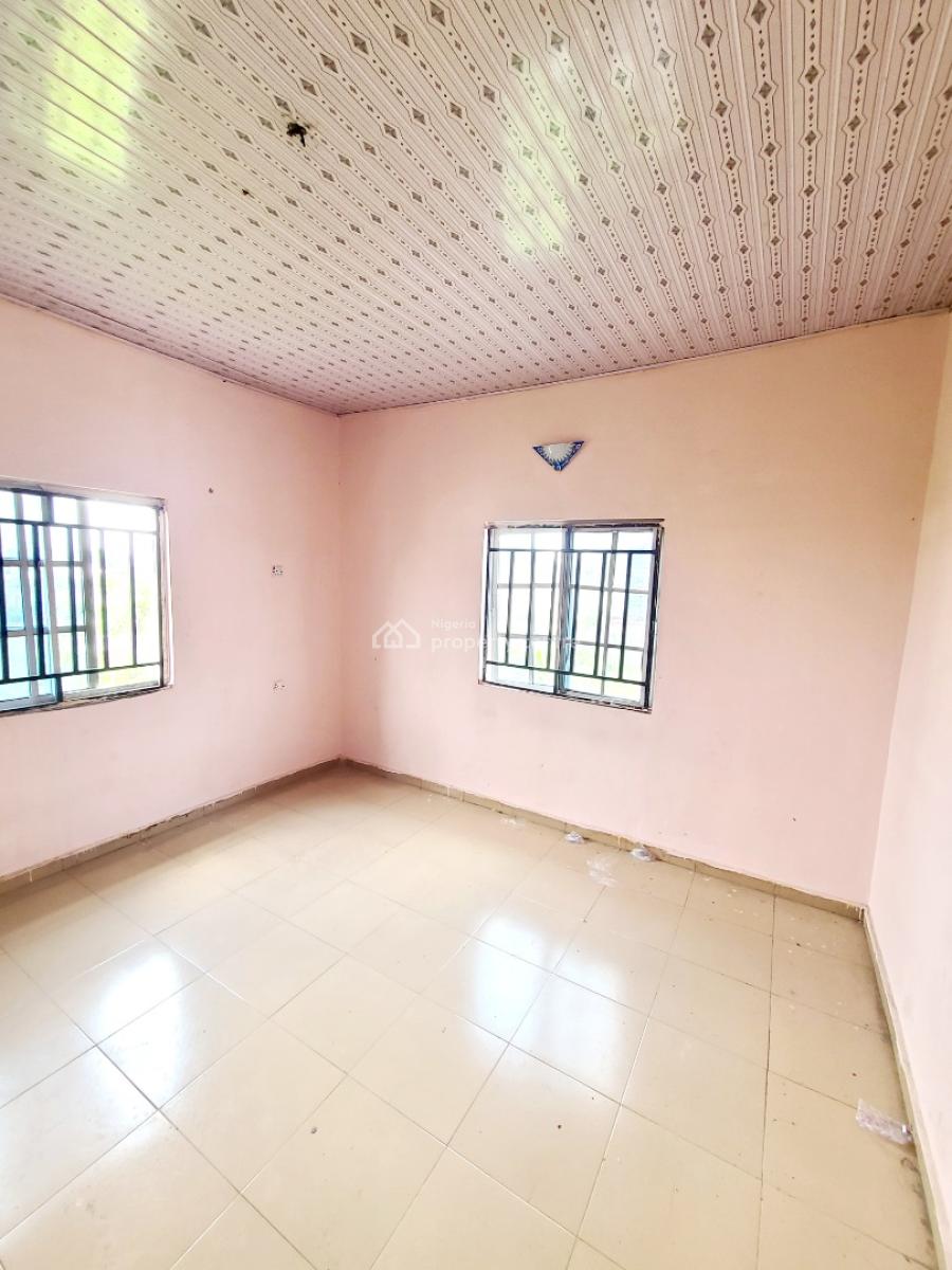 Spacious 2 Bedroom Flat Upstairs, Housing Estate, World Bank, Owerri Municipal, Imo, Flat / Apartment for Rent